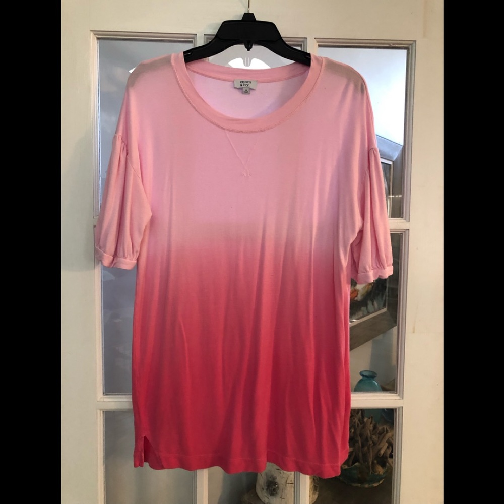 Crown and Ivey pink T-shirt